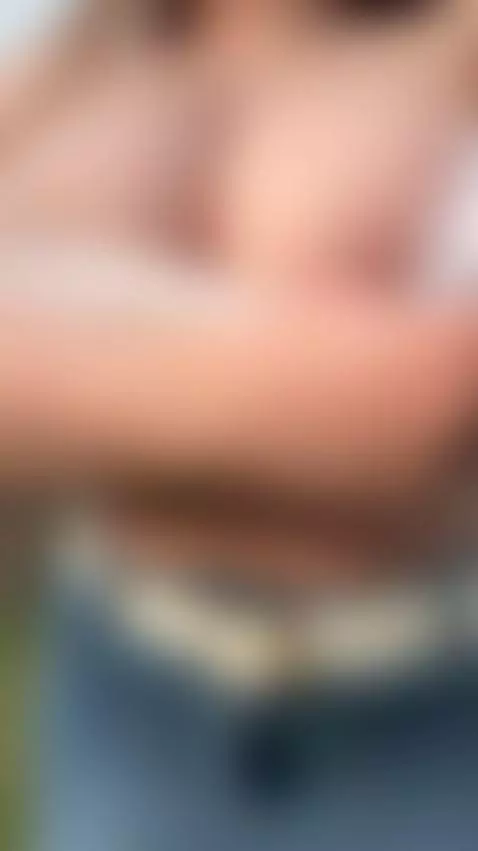 huge boobs thick by vikidream