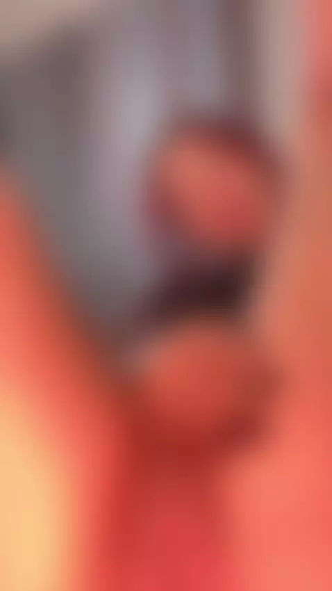 sorprise !!!!! by charlottee-4