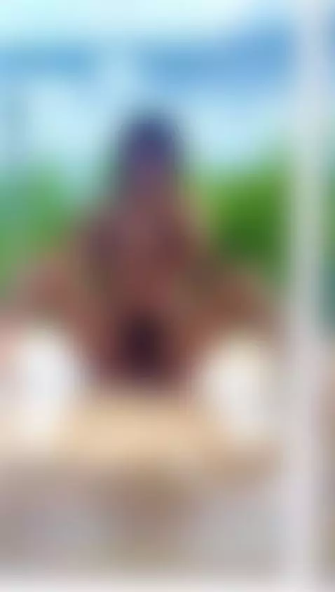 Do you like the point of view? by charlottee-4