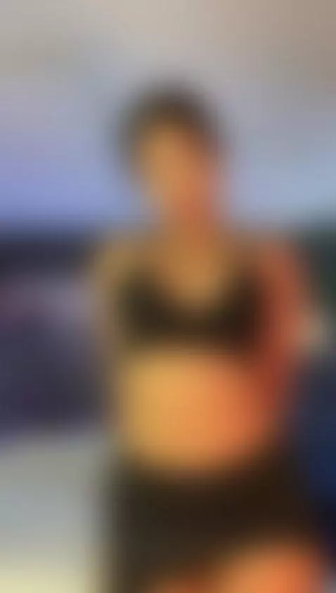 🍑👅🤤 by charlottee-4