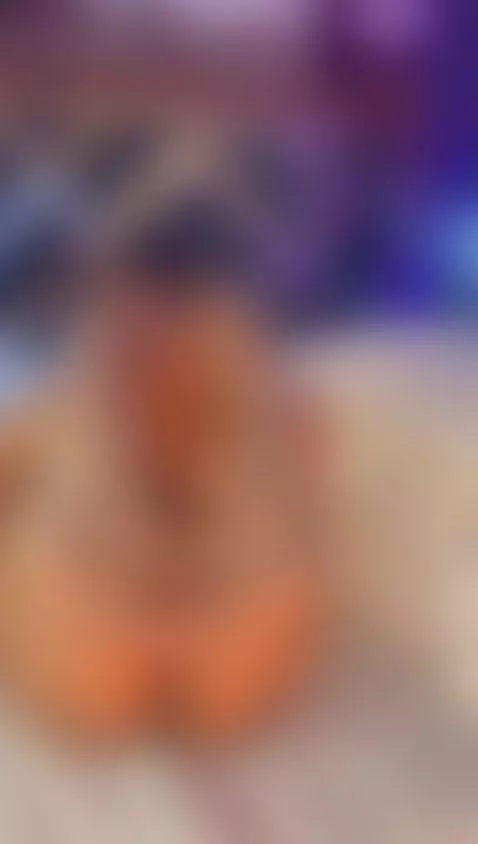 🍑👅 by charlottee-4