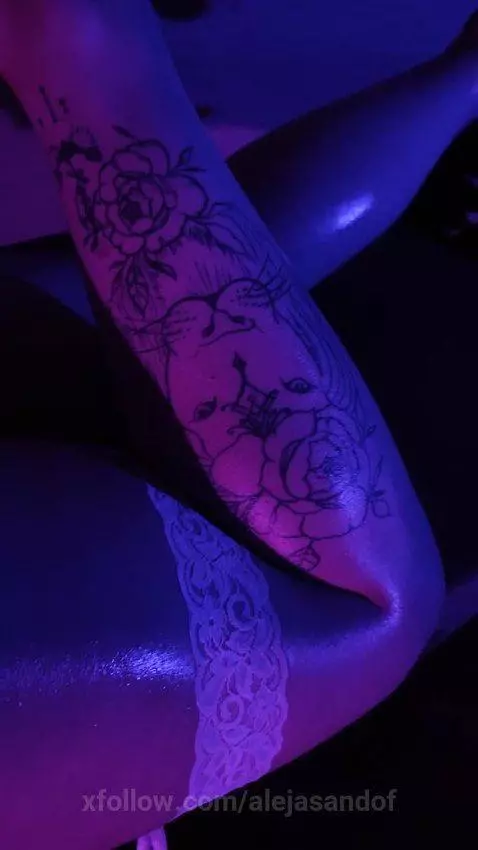 feet, tattoos, booty by alejasandof