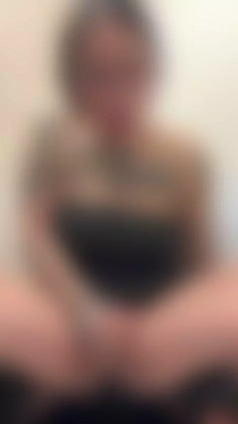 stripchat.com/Rae_Lil_White/follow-me by luciana-and-tommy