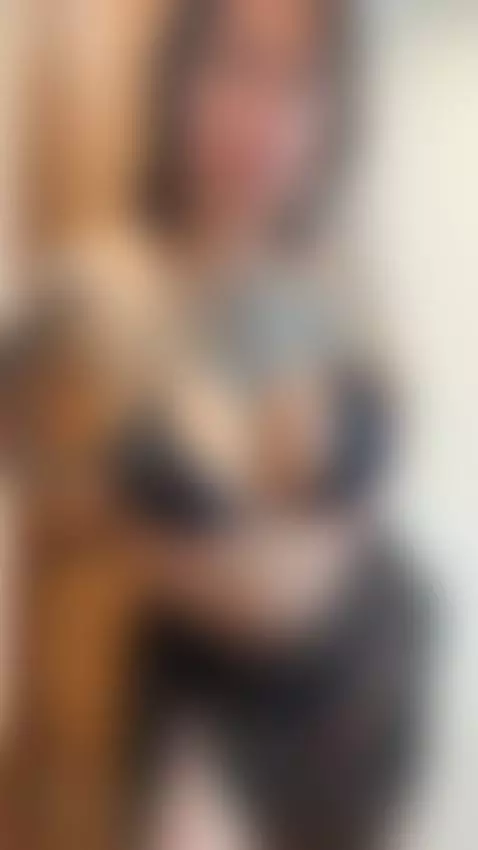 https://stripchat.com/Rae_Lil_White/follow-me by luciana-and-tommy