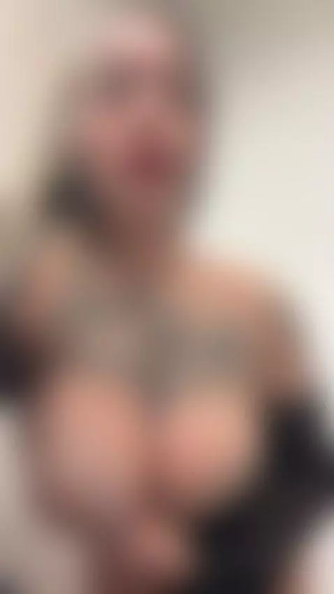 https://stripchat.com/Rae_Lil_White/follow-me by luciana-and-tommy