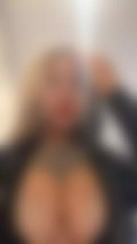 https://stripchat.com/Rae_Lil_White/follow-me by luciana-and-tommy