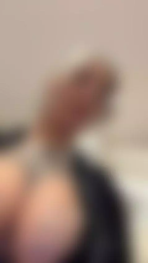 https://stripchat.com/Rae_Lil_White/follow-me by luciana-and-tommy