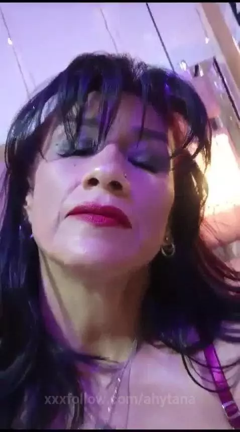 Let my movements speak for me 🎥💖 by ahytana