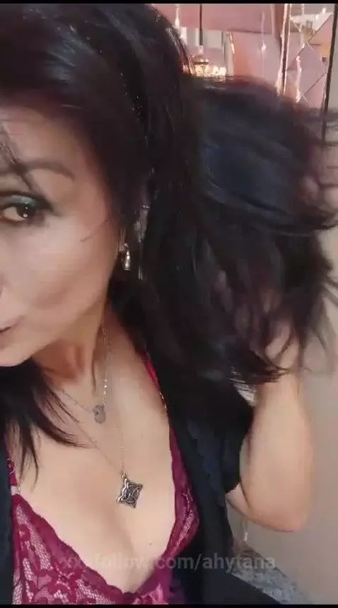 Clothes are overrated... come and unload them with me 😉💄 by ahytana