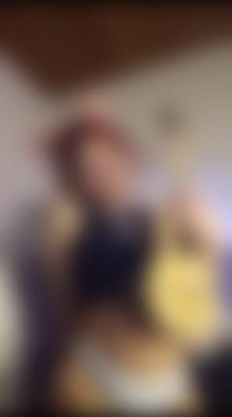 Will you make me concentrate while playing ? 😏 by sharo-bby