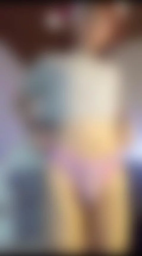 I love my pink Christmas hat, do you like it?🎅🎄 by sharo-bby