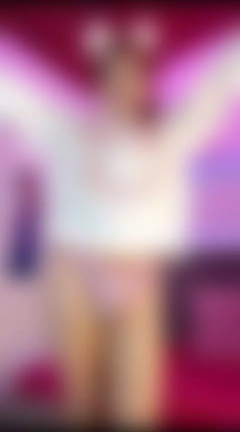 Today I feel very pretty and I really want to have an incred... by sharo-bby