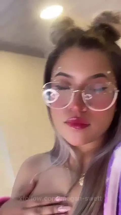 Hello guys♥ I have my young pussy wet♥ I am ready for you♥ by megan-swett