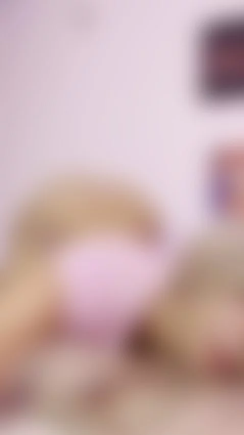 Do you want to be behind me? 😉🔥🤤
Quiere la estar detrás de m... by aphrildavis