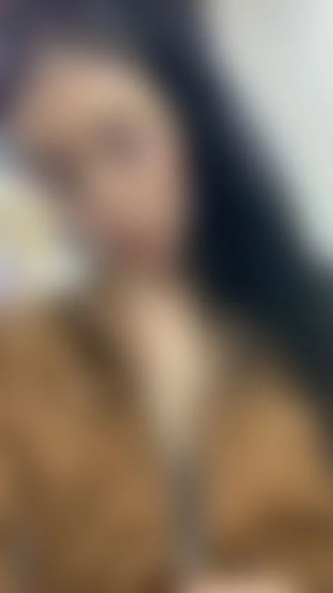 I am shy 😏 by melaniecornerx