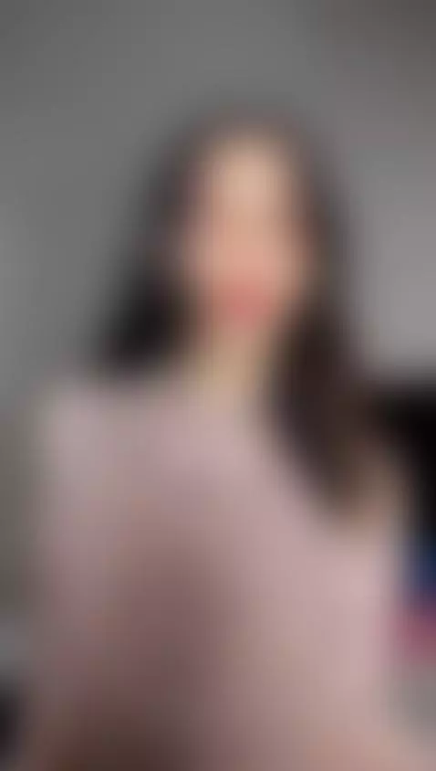 my red lips are very pretty by viiky