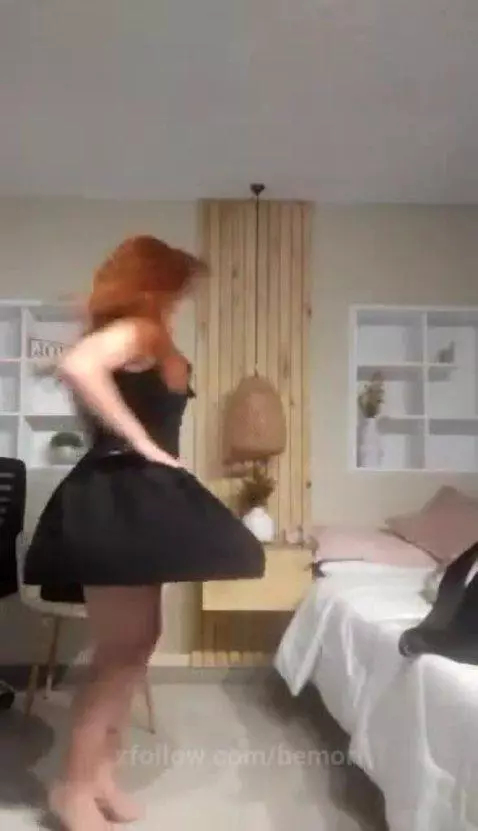 Today I want my skirt to rise a lot by bemori