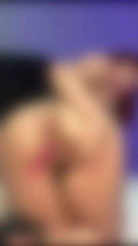 I spread my ass on all fours while my toy goes inside my pus... by gretta1