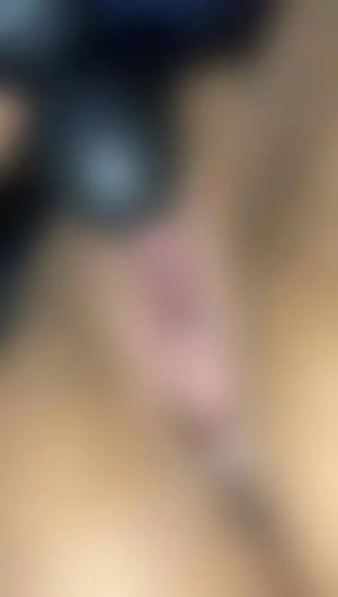 my pussy vibrating because of my toy 🫨😈 by gretta1