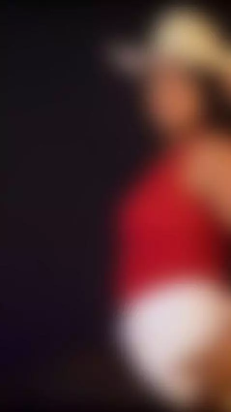 What started as curiosity became addiction 😈💋 by kari-me