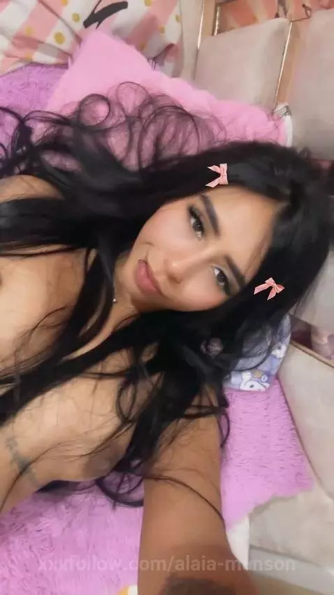 Would you like to see me touching me while I imagine it is y... by alaia-manson