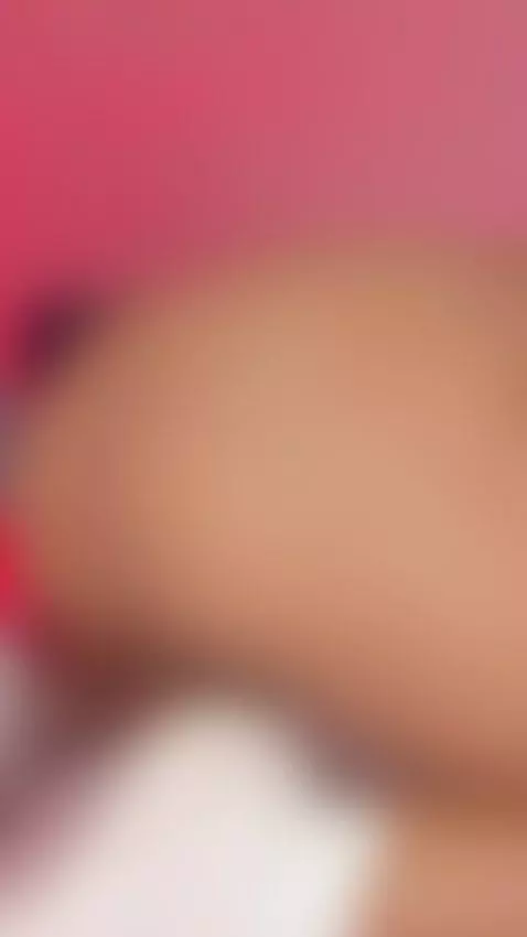 Make me shake your butt by alaia-manson