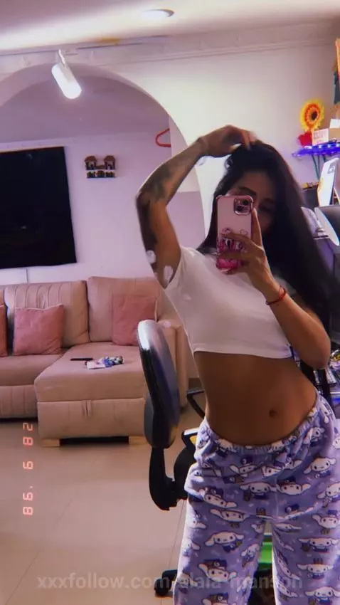 All rose, except my thoughts 🌸🖤😇 by alaia-manson