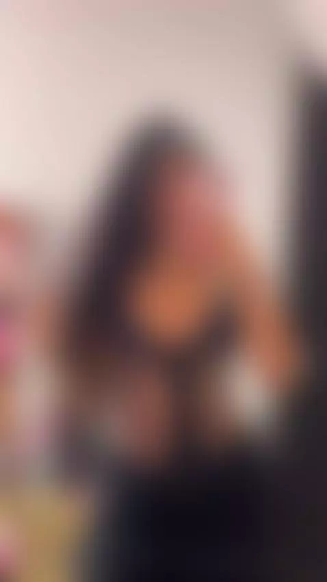 I’m the dream you didn’t know you had. by alaia-manson