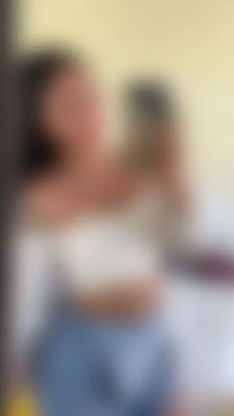 Classy never goes out of style. by alaia-manson