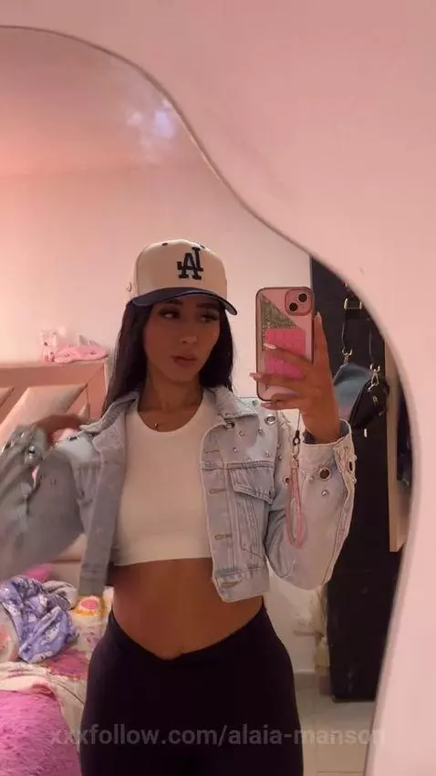 Sweet like honey, but don’t get too close… I bite. by alaia-manson