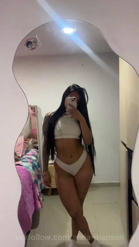 Enjoy me hot curves by alaia-manson