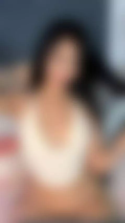 Eyes on me, thoughts on fire 🔥 by alaia-manson