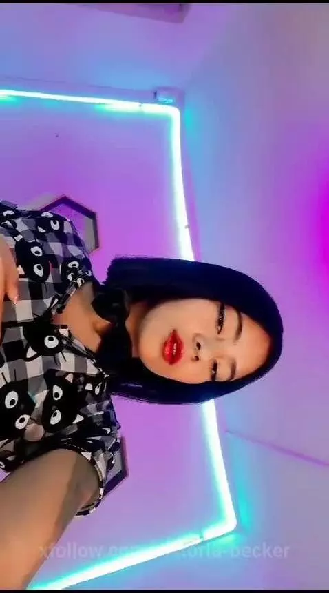 U enjoy the view? 😈 https://www.camsoda.com/victoria-becker ... by victoria-becker