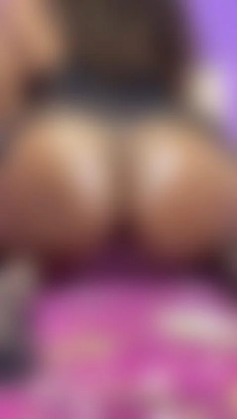 Shake my ass by xsamantha-foxx