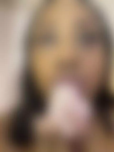 The problem isn’t me… it’s what you imagine 😏💭 by kimamodel