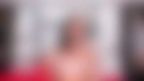 My smile captivates you and my delicious pussy makes you fal... by sarajhonsonn