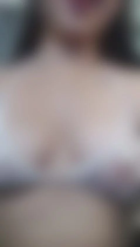 Clamps on my nipples by julirosex