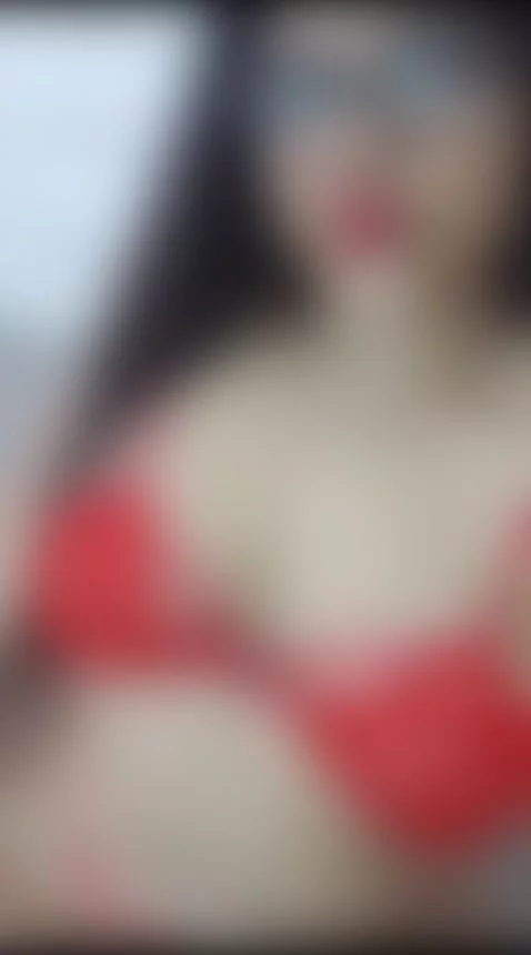 Love kiss me and then fuck me 💋🔥🥵 by curvyandnatural