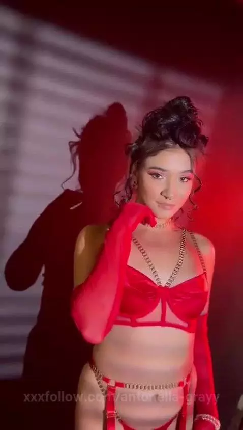 Hi honey, i´m very hot come and play with my pussy🔥🔥 by antonella-grayy