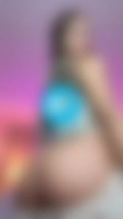 Don´t forget to follow me free by antonella-grayy