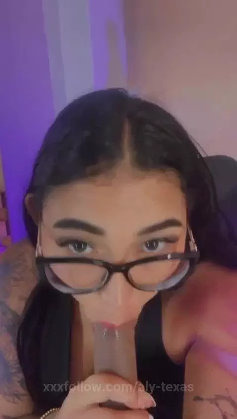 My dream is have a huge friend inside my mouth 🥵🤤😈
live Now!... by aly-texas