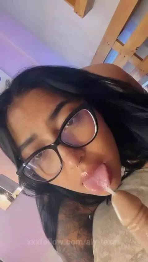 Imagine that I'm sucking your cock , give me your cum 🤤🥵💦
ht... by aly-texas