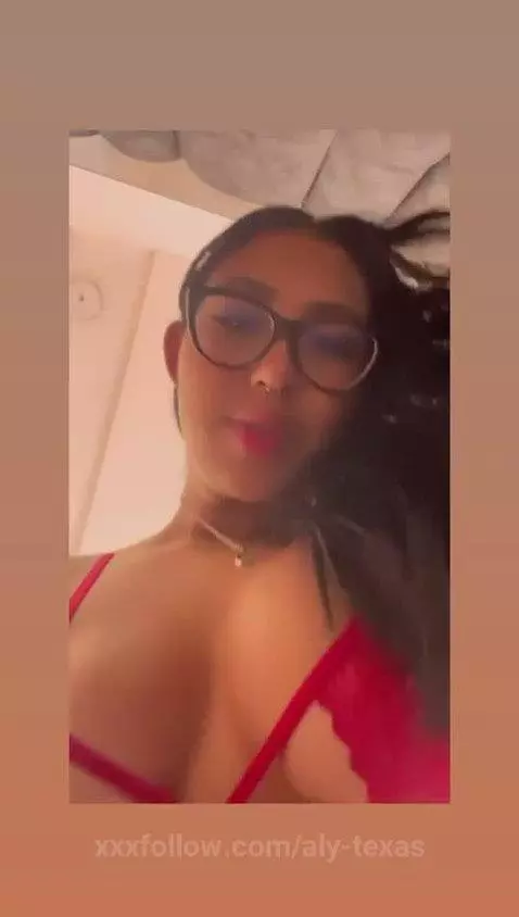 I am the woman who will make you fulfill all your fantasies,... by aly-texas