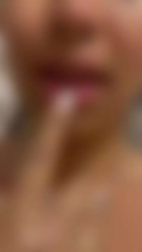 I came back early, you missed me, here I am for you now 🥰😘😍🍑... by aly-texas