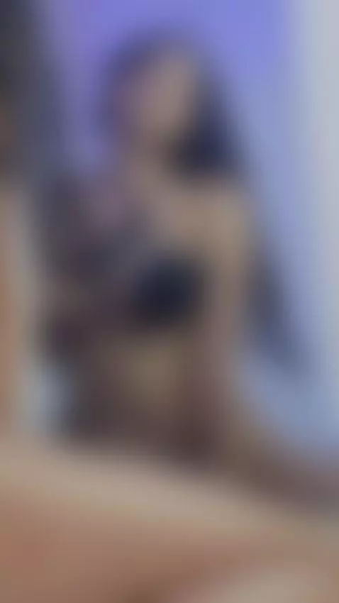 Step by step… until we lose control 👣😈💥 by fridamodel1