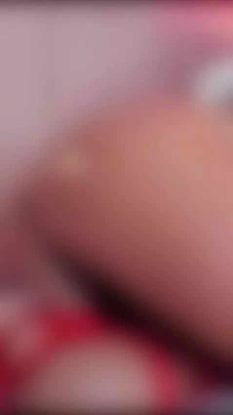 Bodies that seek each other in the dark 🌙🔥 by fridamodel1