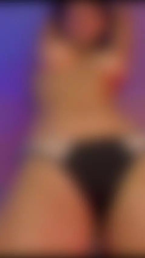 I lose myself again in your nocturnal heat 🌙 by fridamodel1