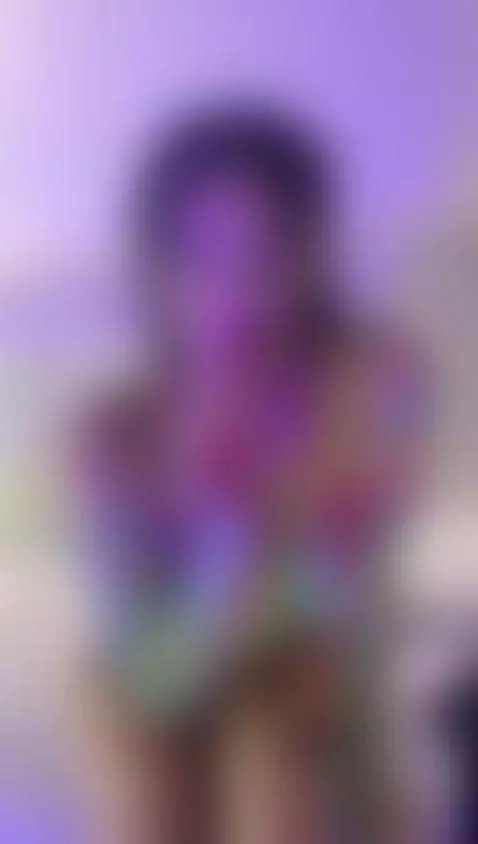 Walking toward the camera like I already belong to you 😈🔥 by fridamodel1