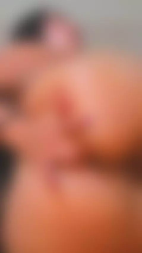 I want a cock in my big ass. by susanwang1