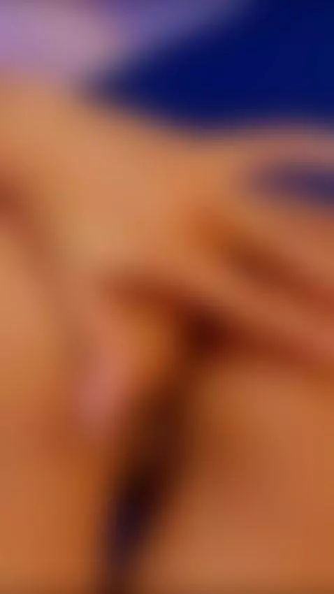 Swaying to the rhythm of your desire 🍑🎶 by alysson23